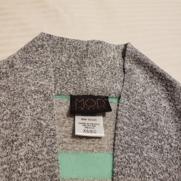 Mod Lusive > Two Pocket Open Front Cardigan - Picture 5 of 7